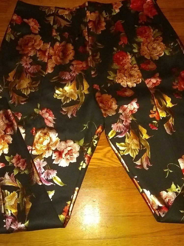 Floral skinny leg pants